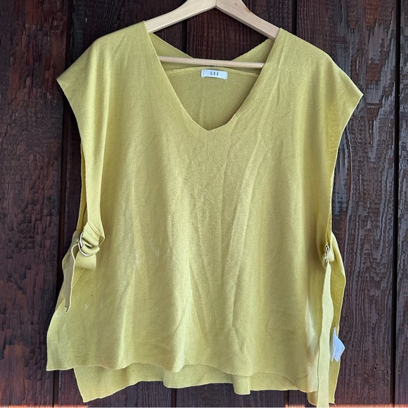 SIDE TIE TANK TOP - Picture 1 of 3